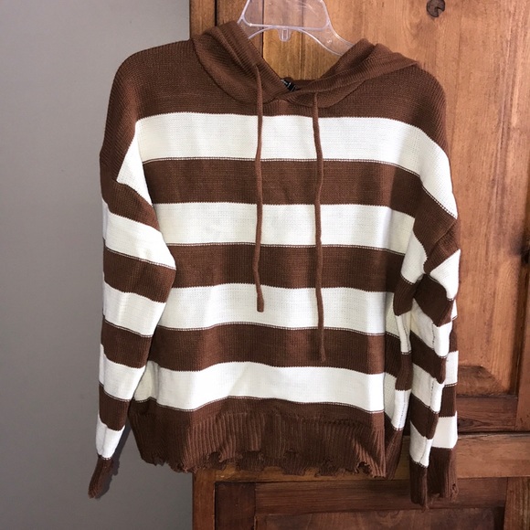 Forever 21 Tops - **FINAL SALE Sweater hoodie